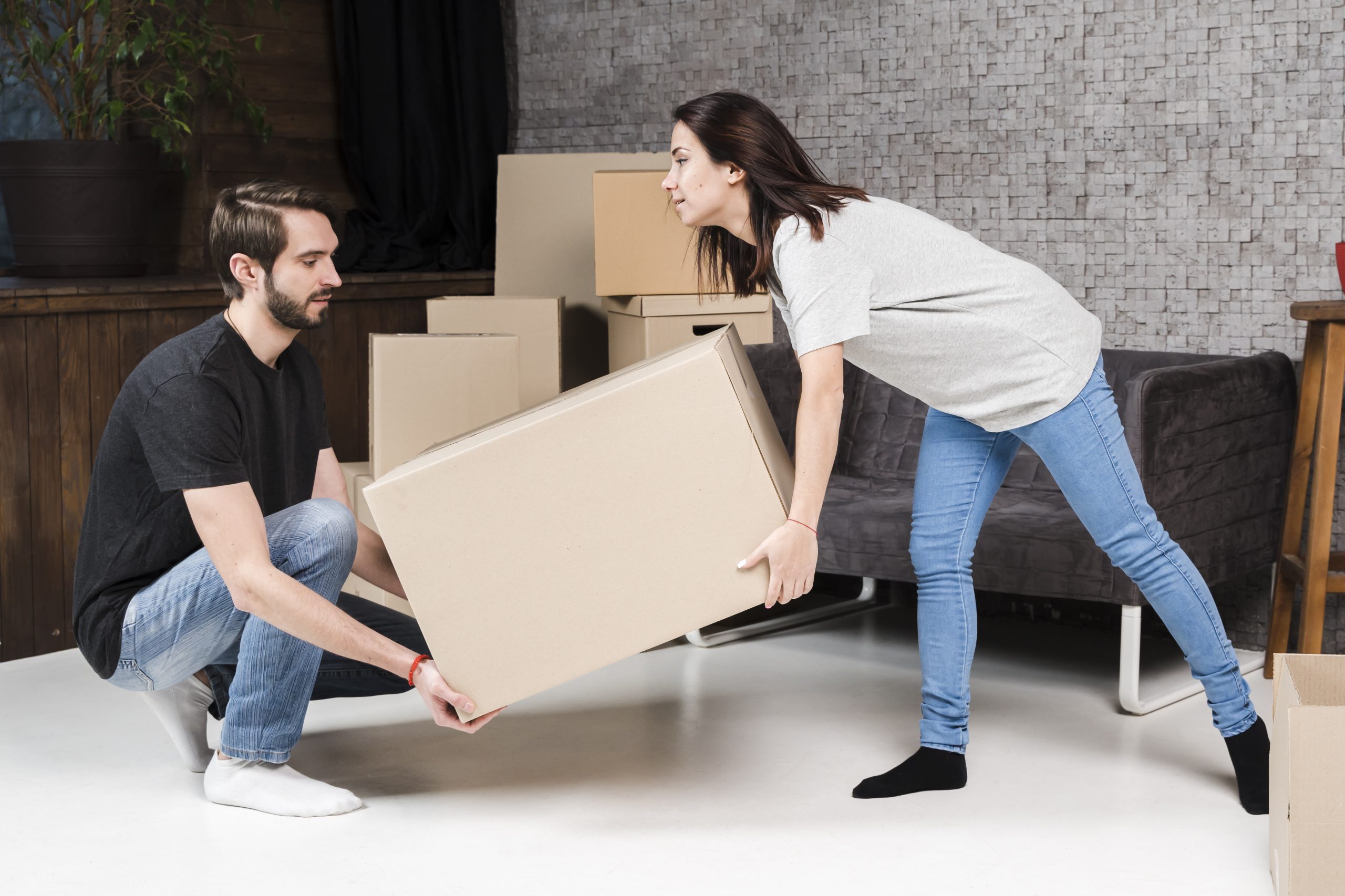 How to safely pack your belongings when moving house